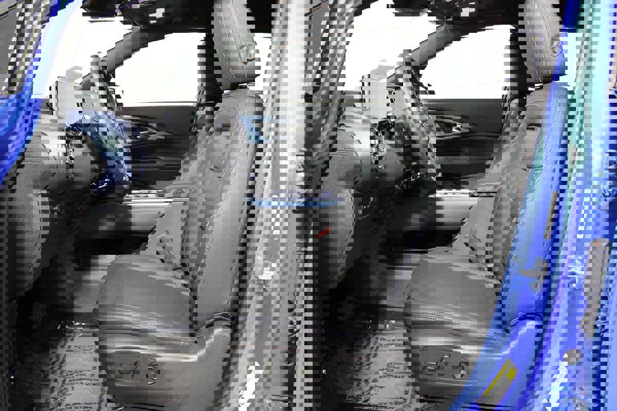 Used 2024 Chevrolet Equinox EV LT image 9