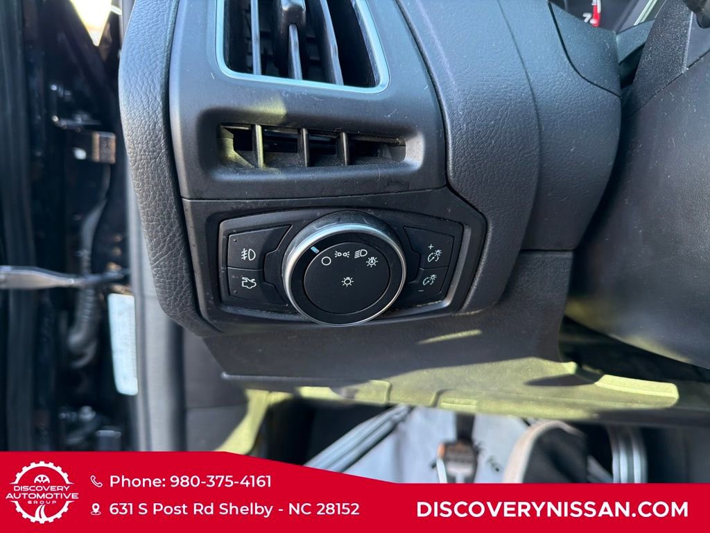 Used 2017 Ford Focus ST image 16