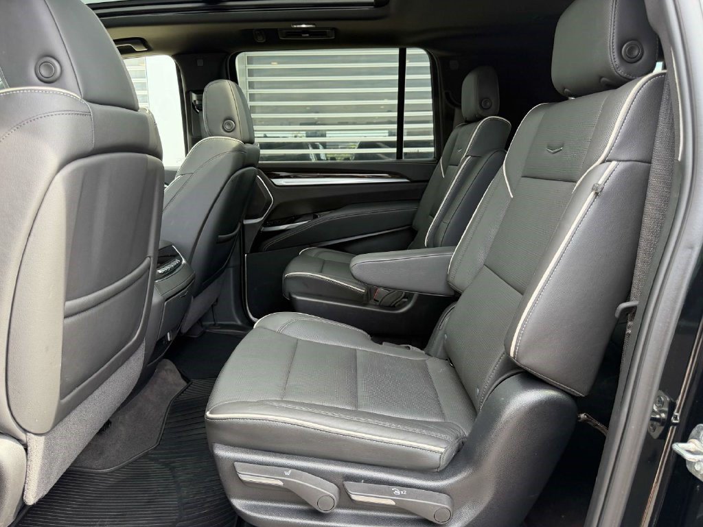 Certified 2025 Cadillac Escalade ESV Premium Luxury w/ Touring Package AWD/4WD image 17