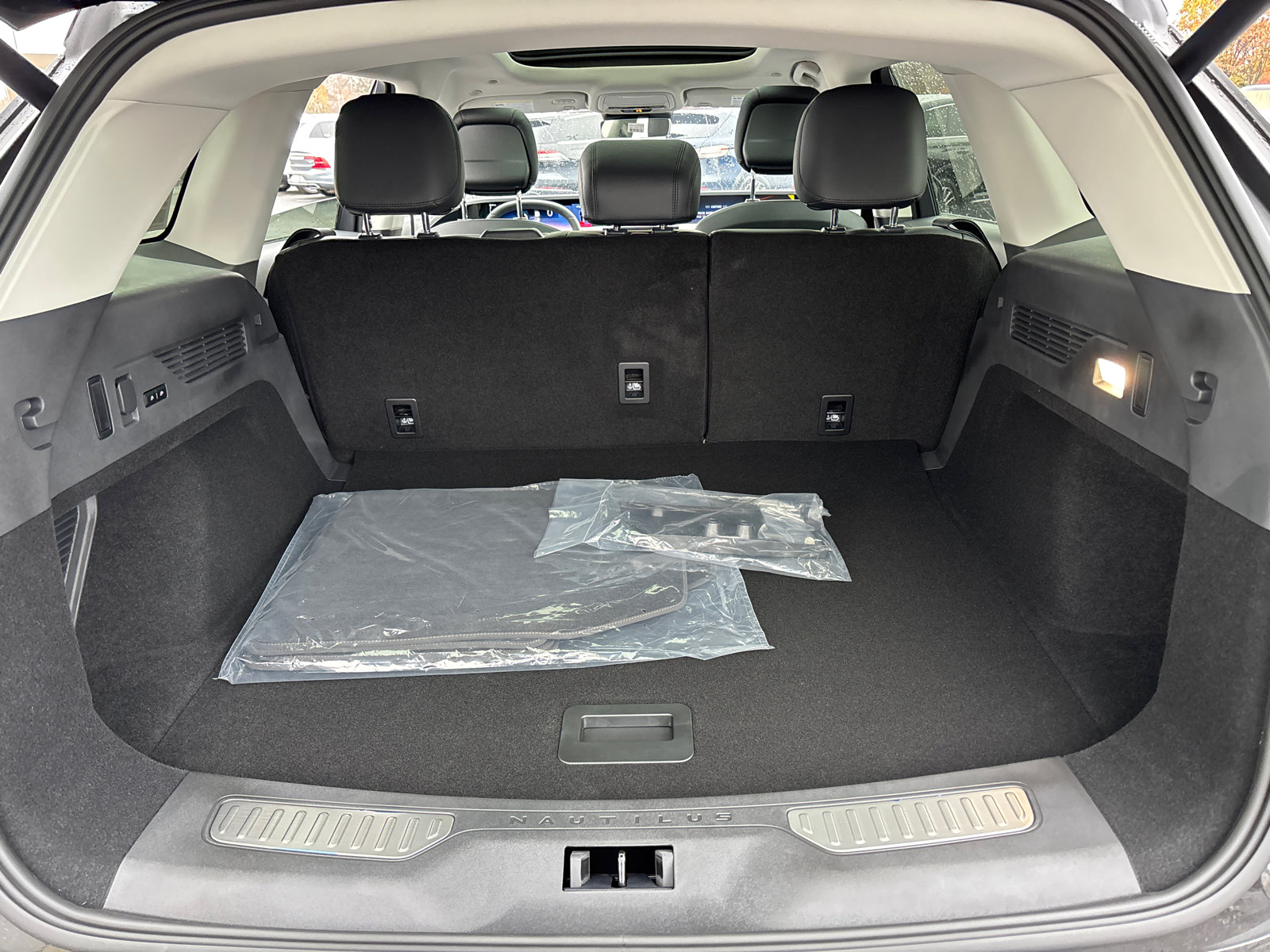 New 2026 Lincoln Nautilus Premier w/ Equipment Group 102A image 9