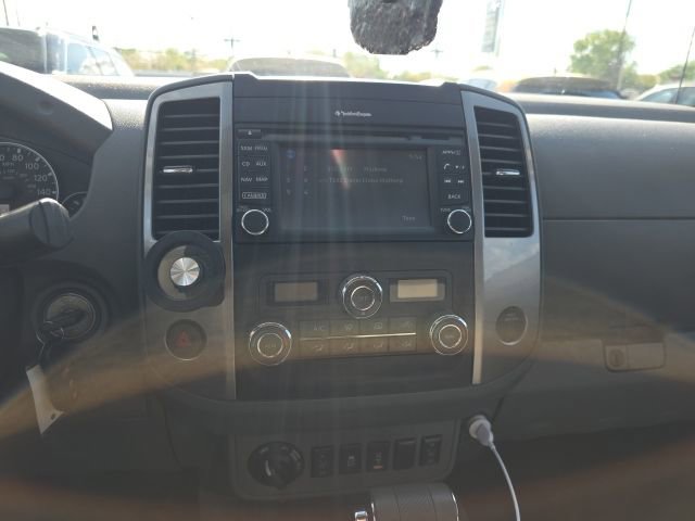 Used 2015 Nissan Frontier SL w/ Moonroof Package AWD/4WD image 5