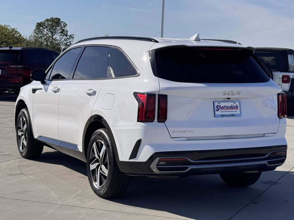 Used 2023 Kia Sorento S FWD image 4