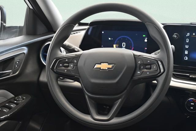 Used 2025 Chevrolet Trax LT image 25