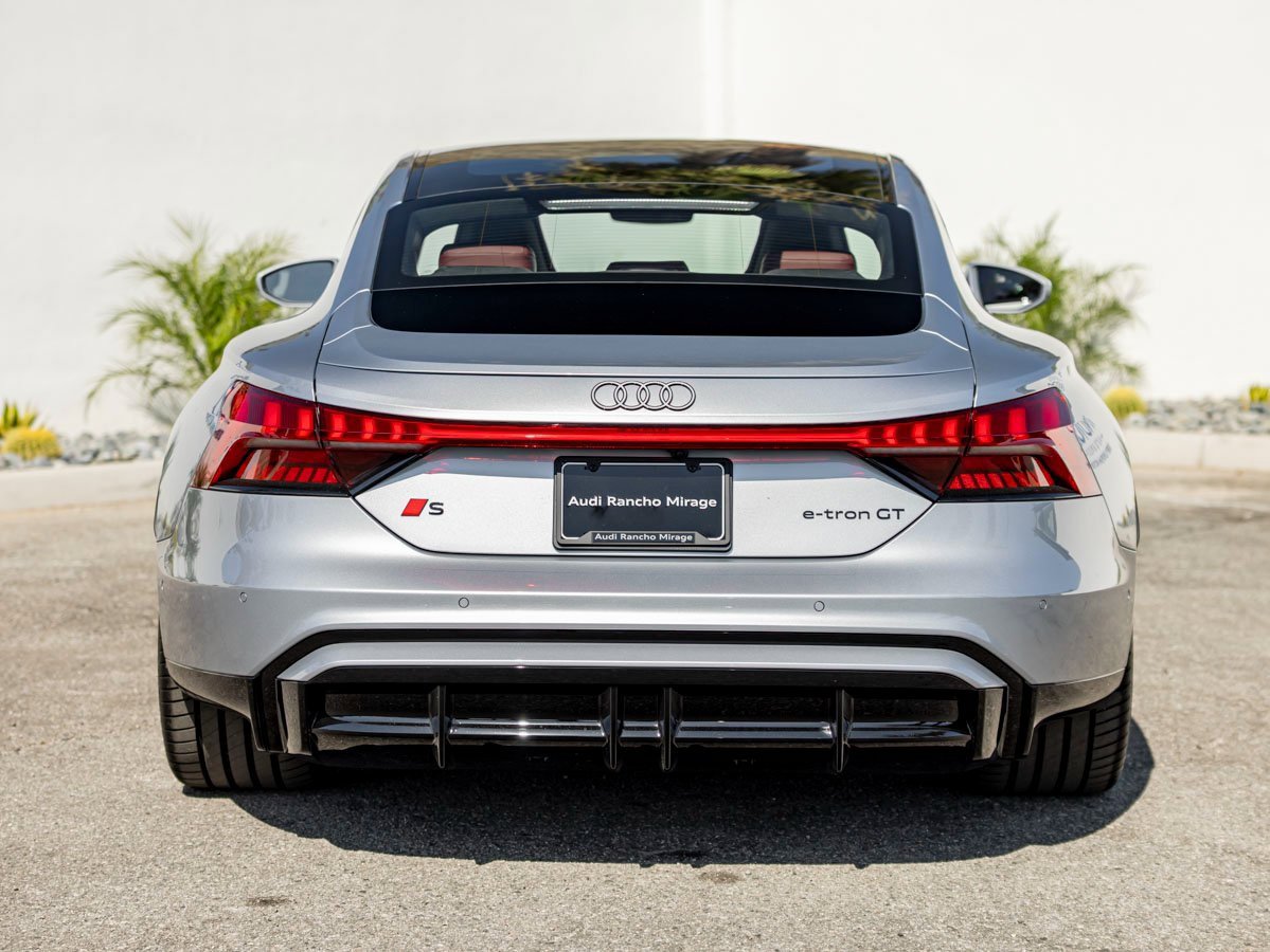 New 2025 Audi S e-tron GT Prestige image 8