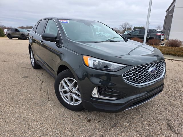 Used 2023 Ford Edge SEL w/ Convenience Package image 2