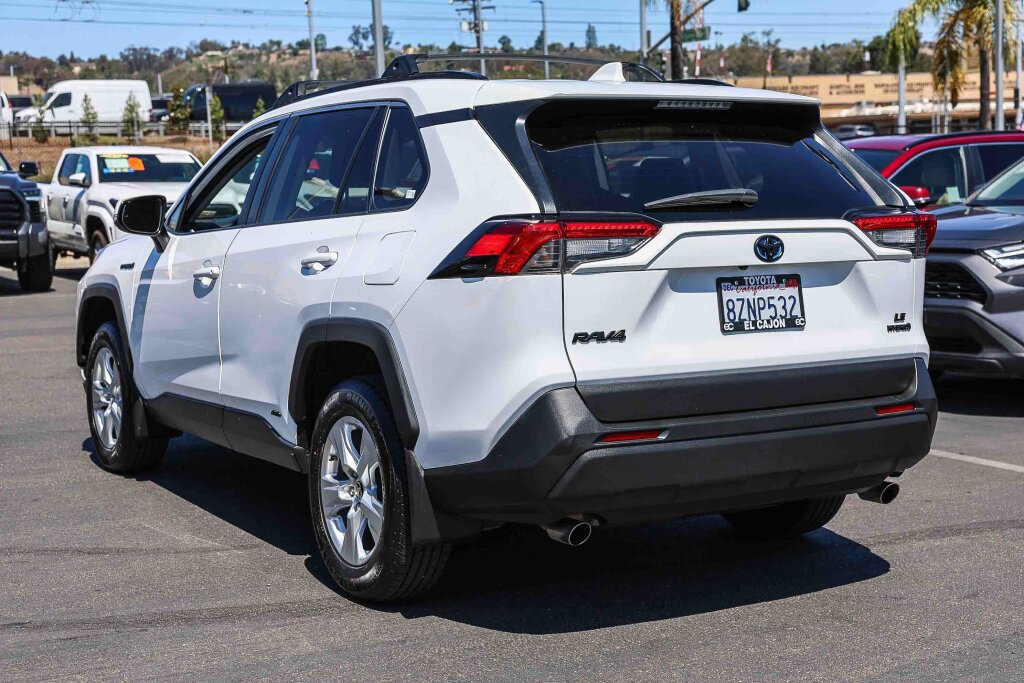 Certified 2021 Toyota RAV4 LE AWD/4WD image 21