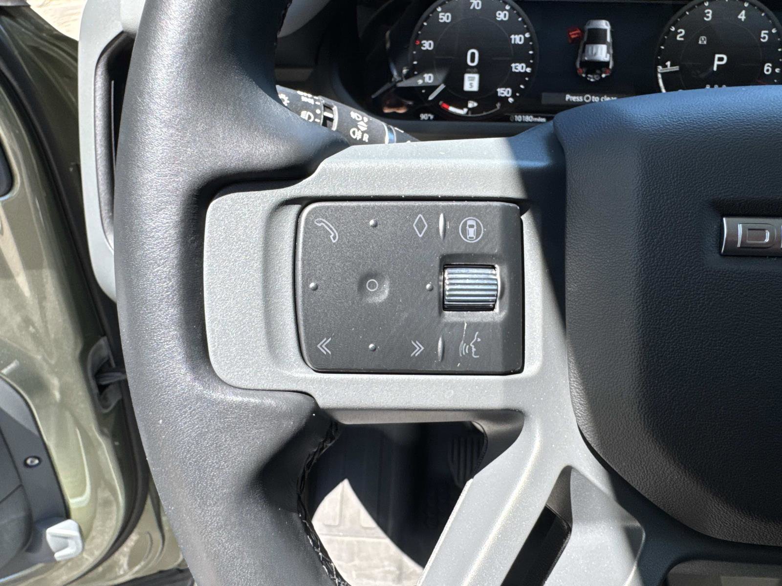 Certified 2025 Land Rover Defender 110 S AWD/4WD image 31