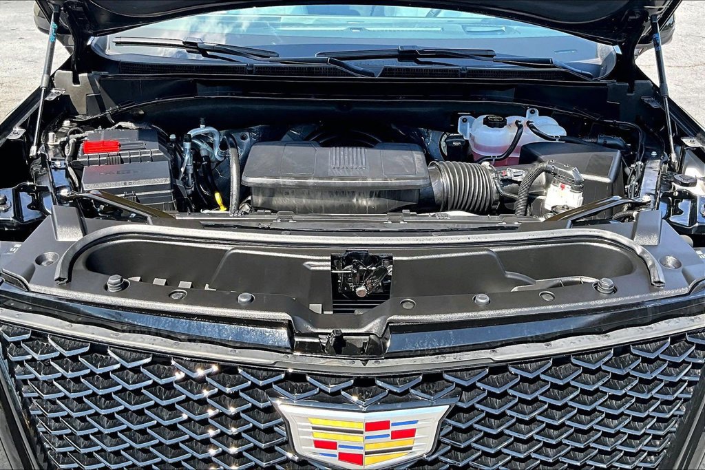 Certified 2026 Cadillac Escalade Platinum Sport w/ LPO, Floor Liner Package AWD/4WD image 31