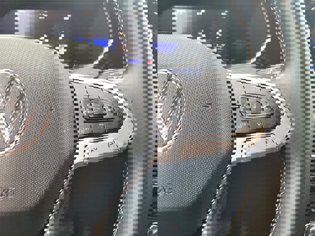 Used 2022 Volkswagen Taos SE w/ Panoramic Sunroof Package image 19