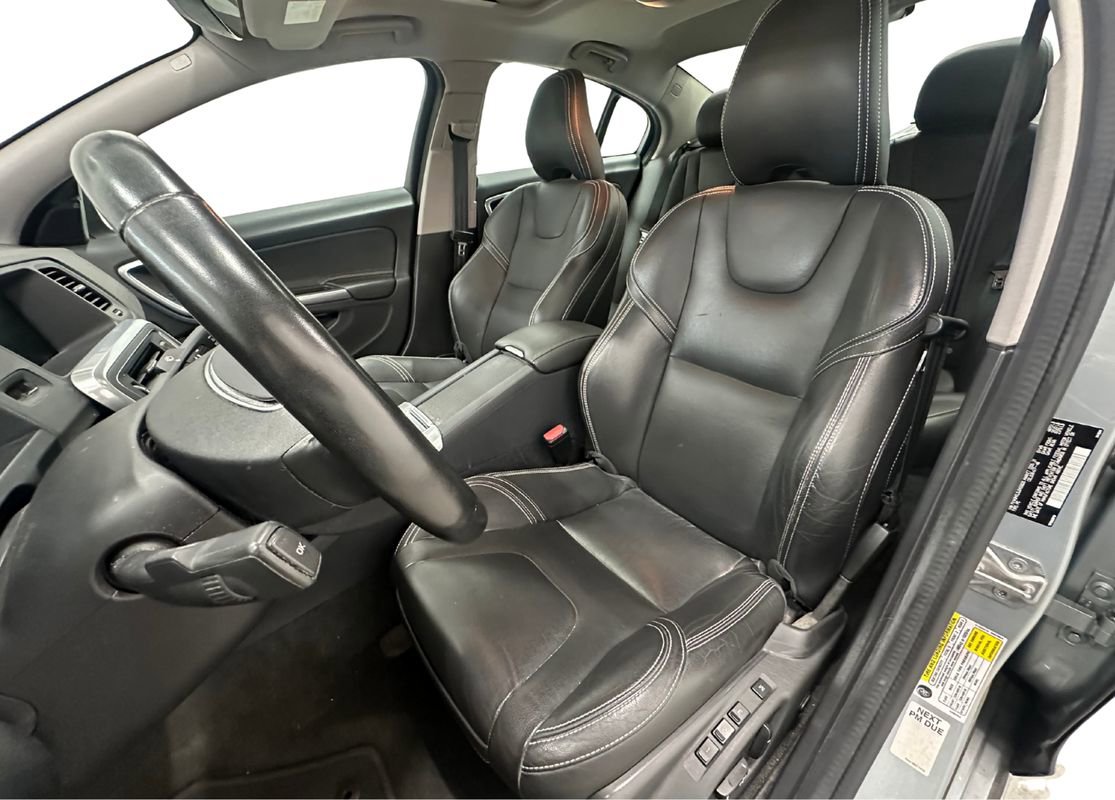 Used 2018 Volvo S60 T5 Dynamic w/ Vision Package image 12