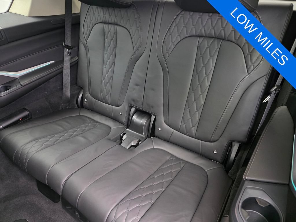 Used 2021 BMW X7 xDrive40i w/ Executive Package 2 AWD/4WD image 16