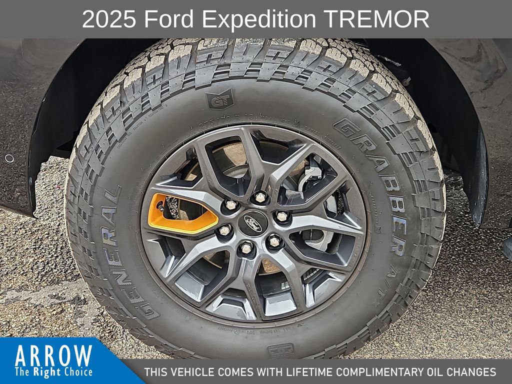 Used 2025 Ford Expedition Tremor AWD/4WD image 17