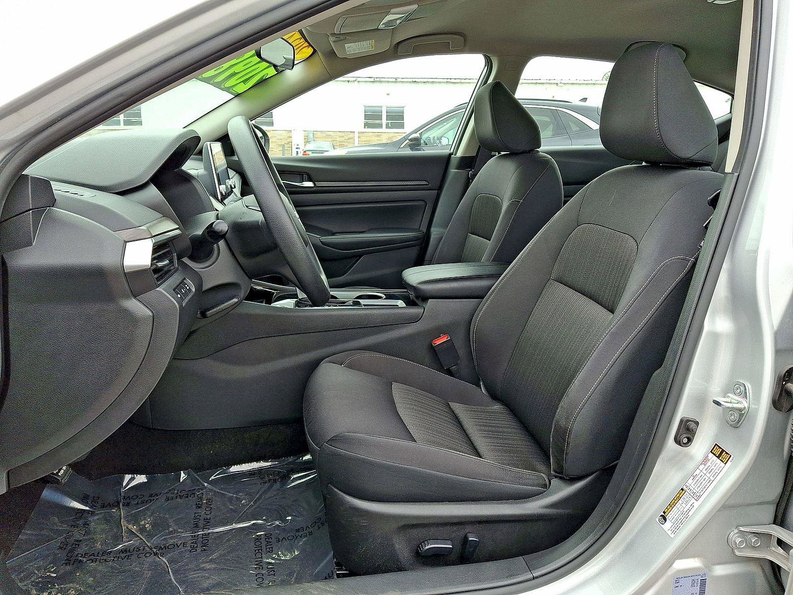 Used 2024 Nissan Altima 2.5 SV image 11