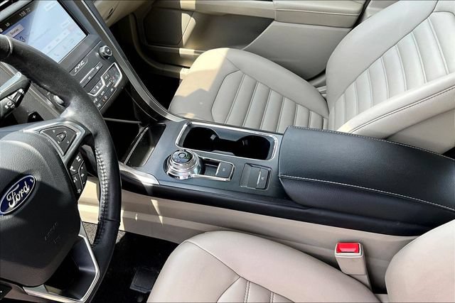 Used 2019 Ford Fusion SEL FWD image 18