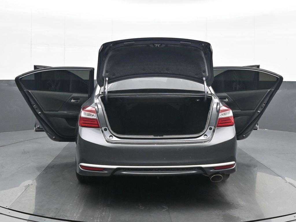 Used 2017 Honda Accord LX image 25