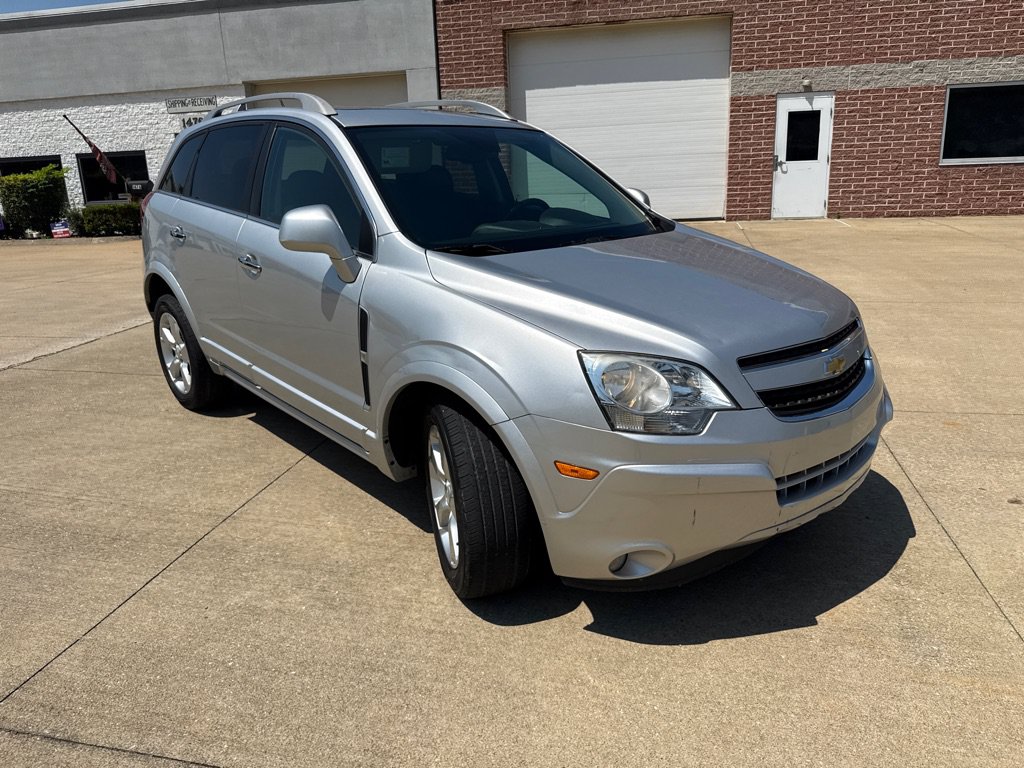Used 2014 Chevrolet Captiva Sport LTZ FWD image 3