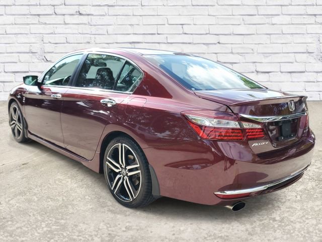 Used 2017 Honda Accord Sport image 2