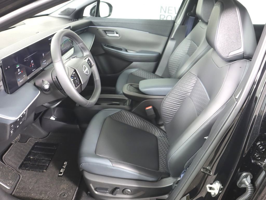 New 2026 Nissan Leaf Platinum+ w/ Floor Mat Package (Platinum+) FWD image 19