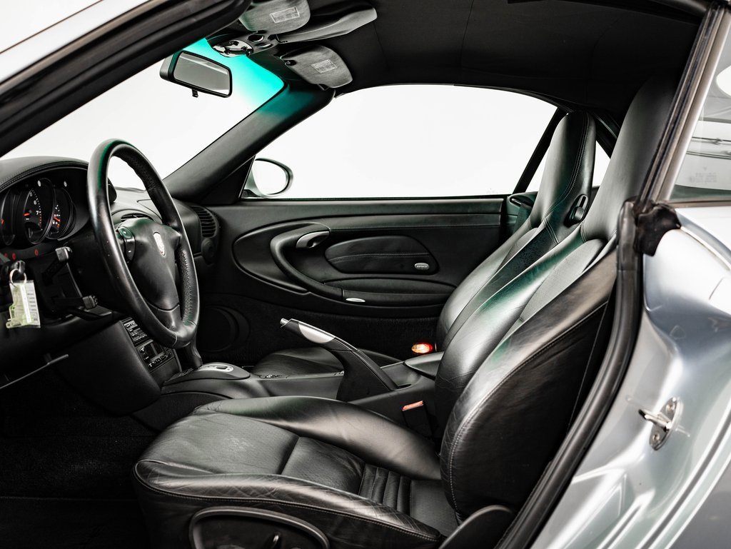 Used 2001 Porsche 911 Carrera 4 image 5