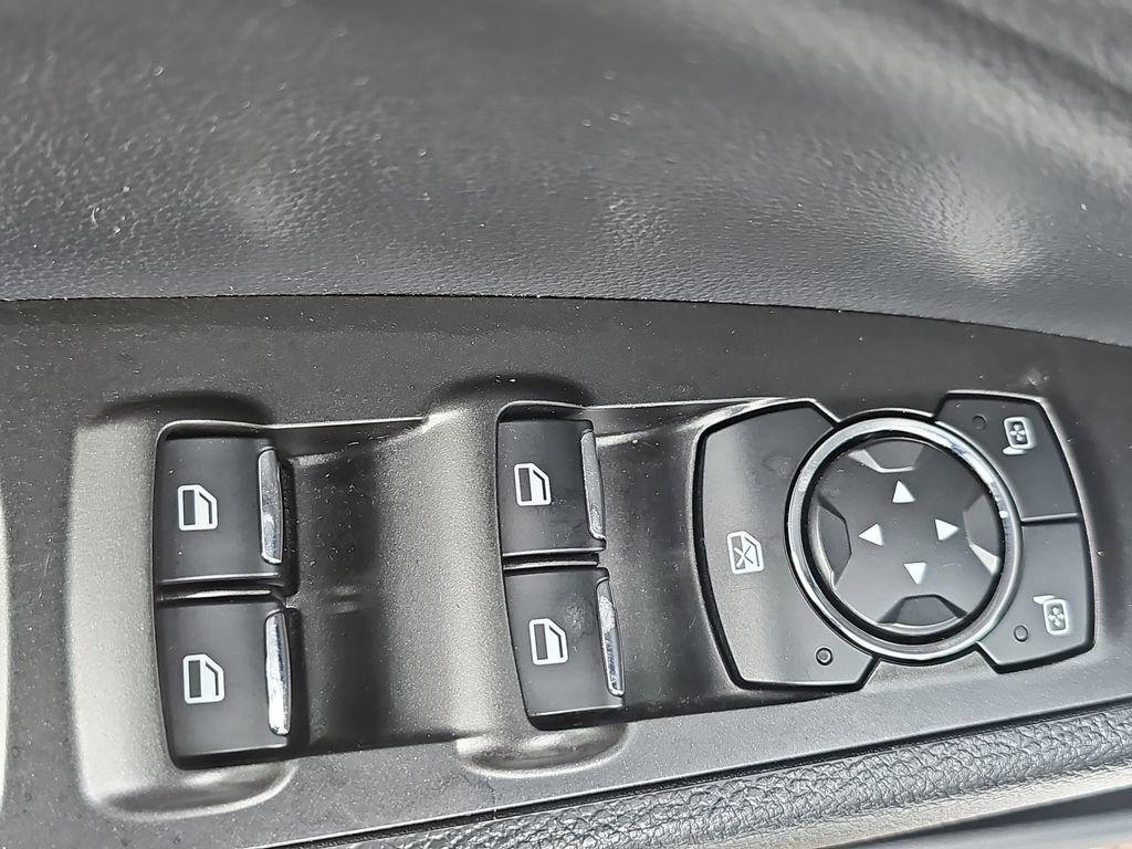 Used 2017 Ford Fusion Energi SE image 28