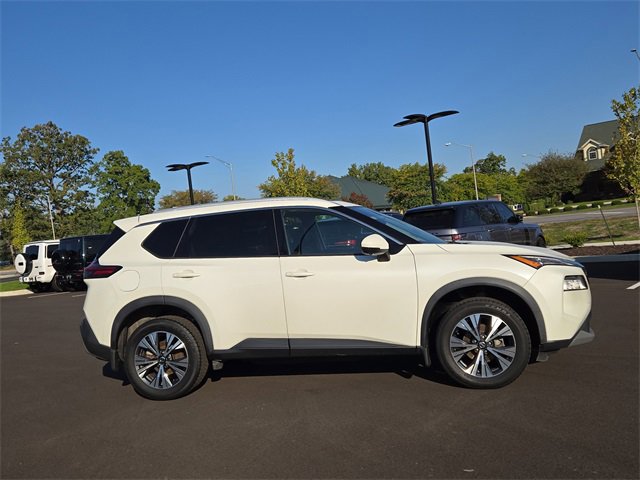 Used 2021 Nissan Rogue SV w/ Premium Package image 2