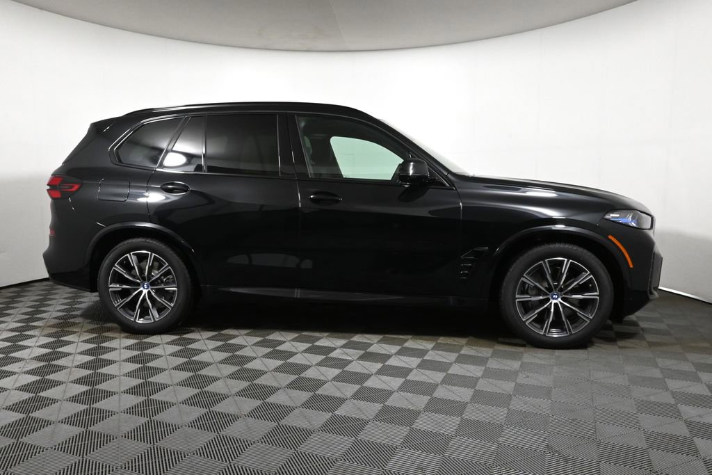 Used 2025 BMW X5 xDrive50e w/ M Sport Package image 8