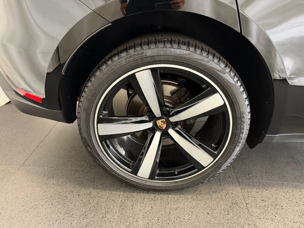 Certified 2026 Porsche Macan AWD/4WD image 12