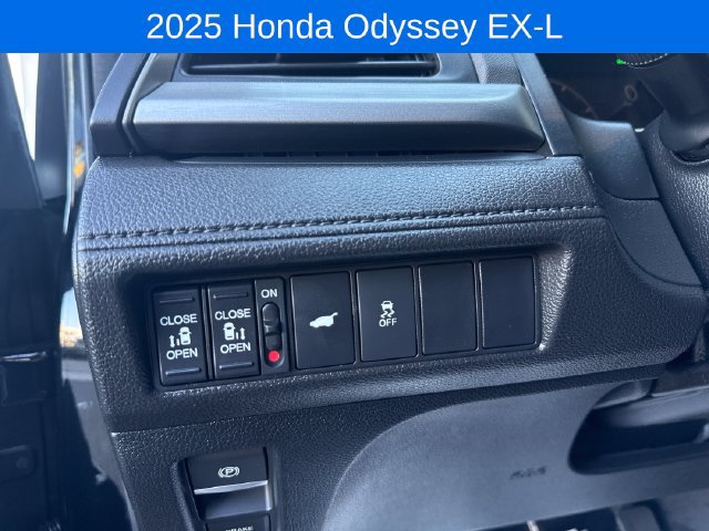 Used 2025 Honda Odyssey EX-L image 31