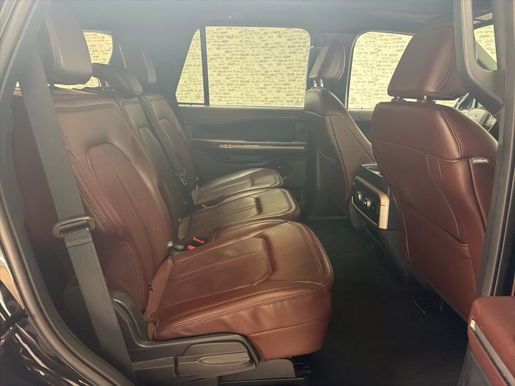 Used 2024 Ford Expedition Limited image 12