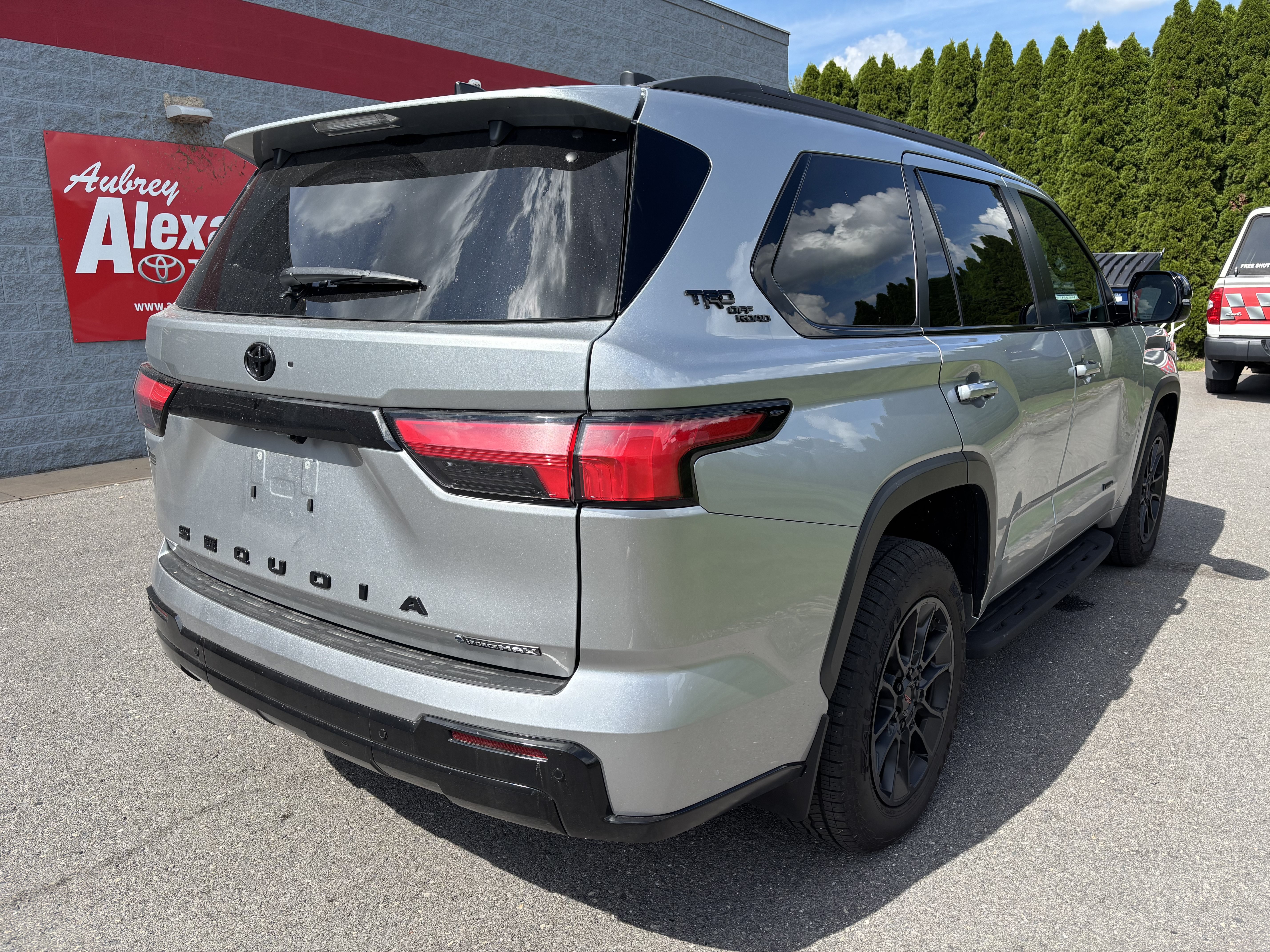 Used 2025 Toyota Sequoia Limited w/ TRD Off-Road Package AWD/4WD image 3