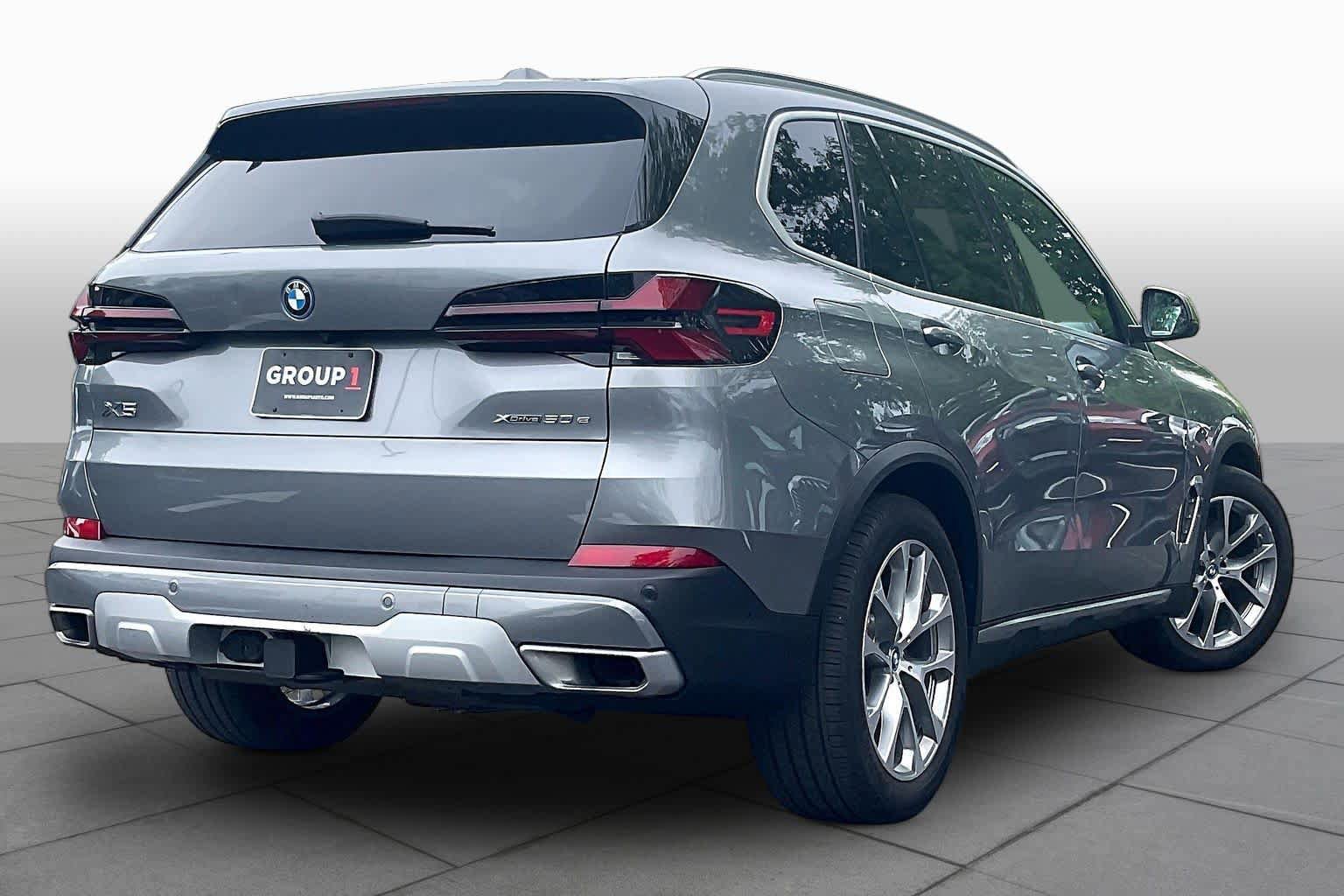 Used 2025 BMW X5 xDrive50e w/ Climate Comfort Package AWD/4WD image 12