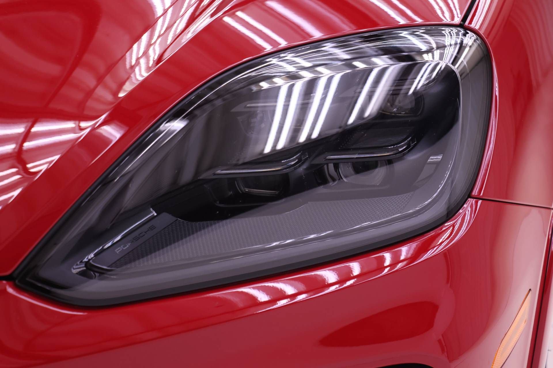 Certified 2025 Porsche Cayenne GTS AWD/4WD image 25