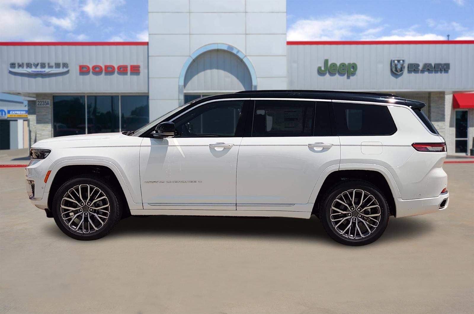 New 2025 Jeep Grand Cherokee L Summit AWD/4WD image 3