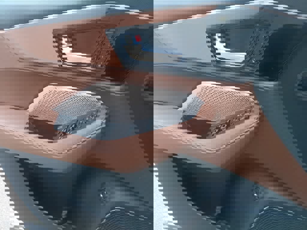 Used 2023 Acura MDX SH-AWD w/ Technology Package image 15