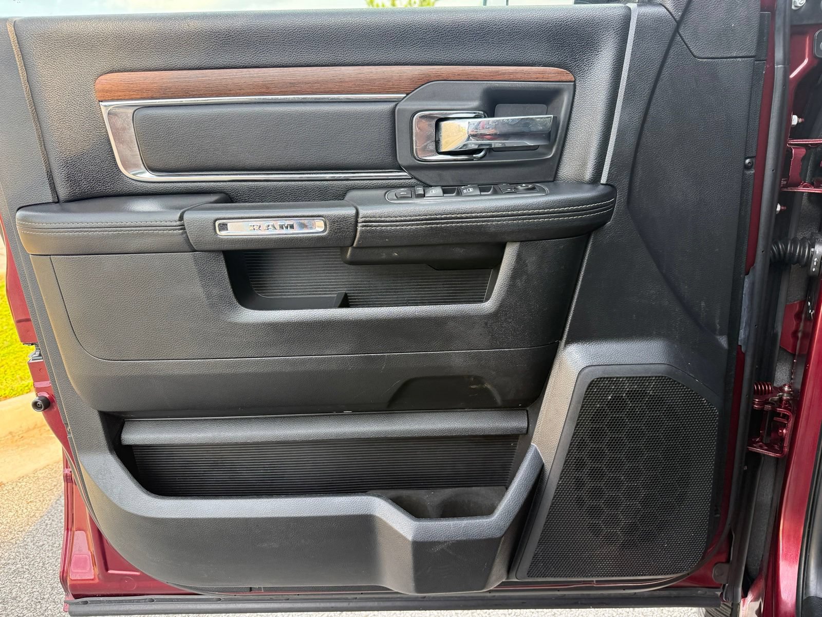 Used 2016 RAM 1500 Laramie AWD/4WD image 41