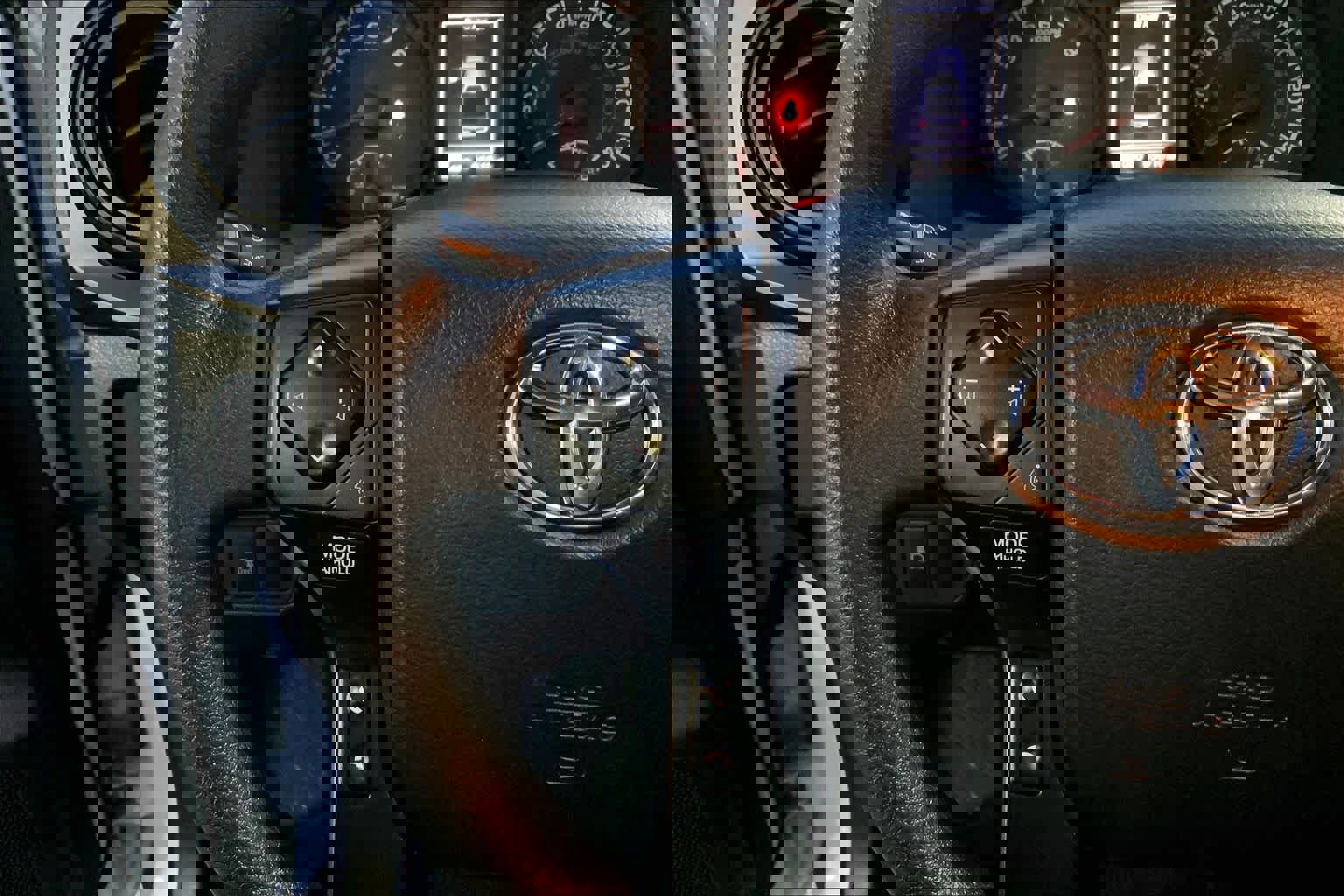 Used 2018 Toyota Tacoma SR image 22