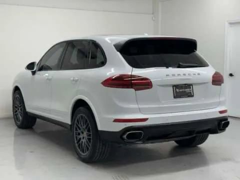 Used 2018 Porsche Cayenne Platinum Edition image 48