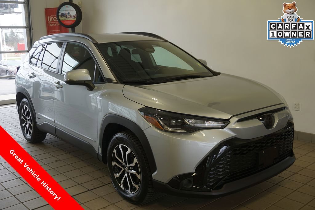 Used 2024 Toyota Corolla Cross SE image 1