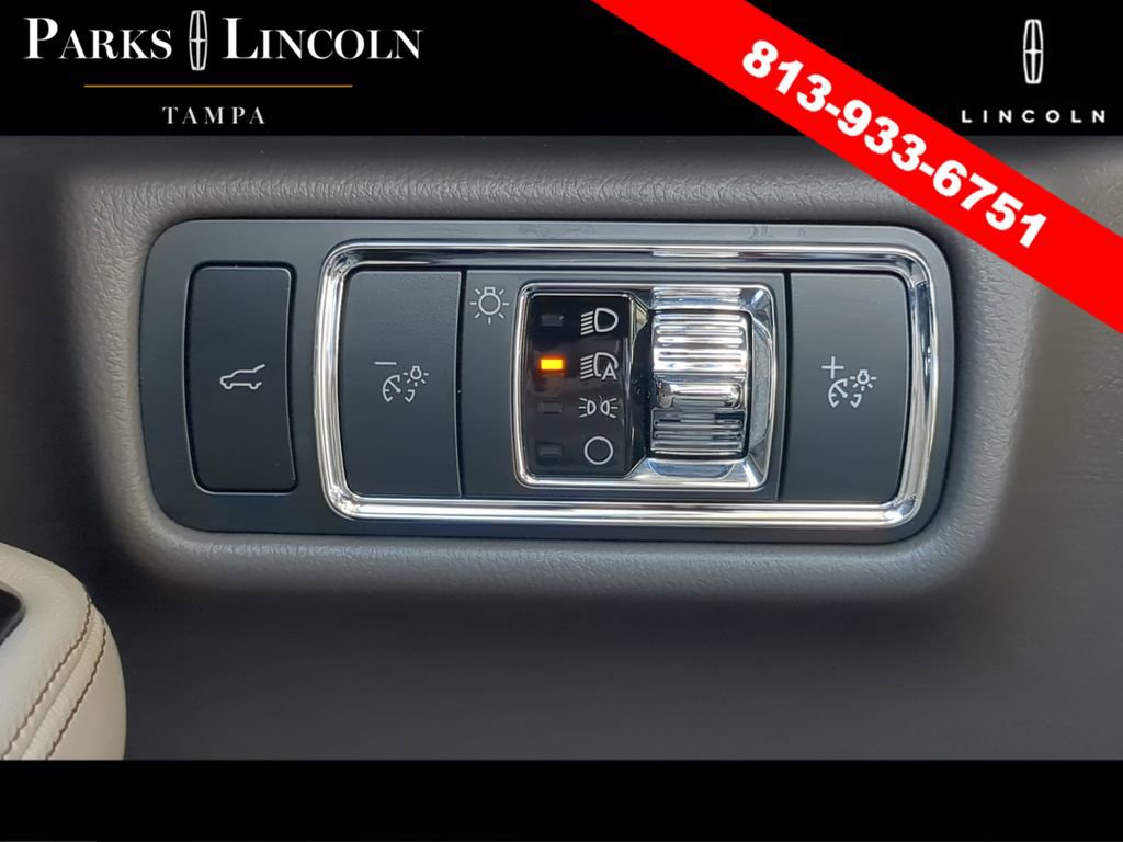 Certified 2023 Lincoln Aviator 2WD w/ Premium Package image 28