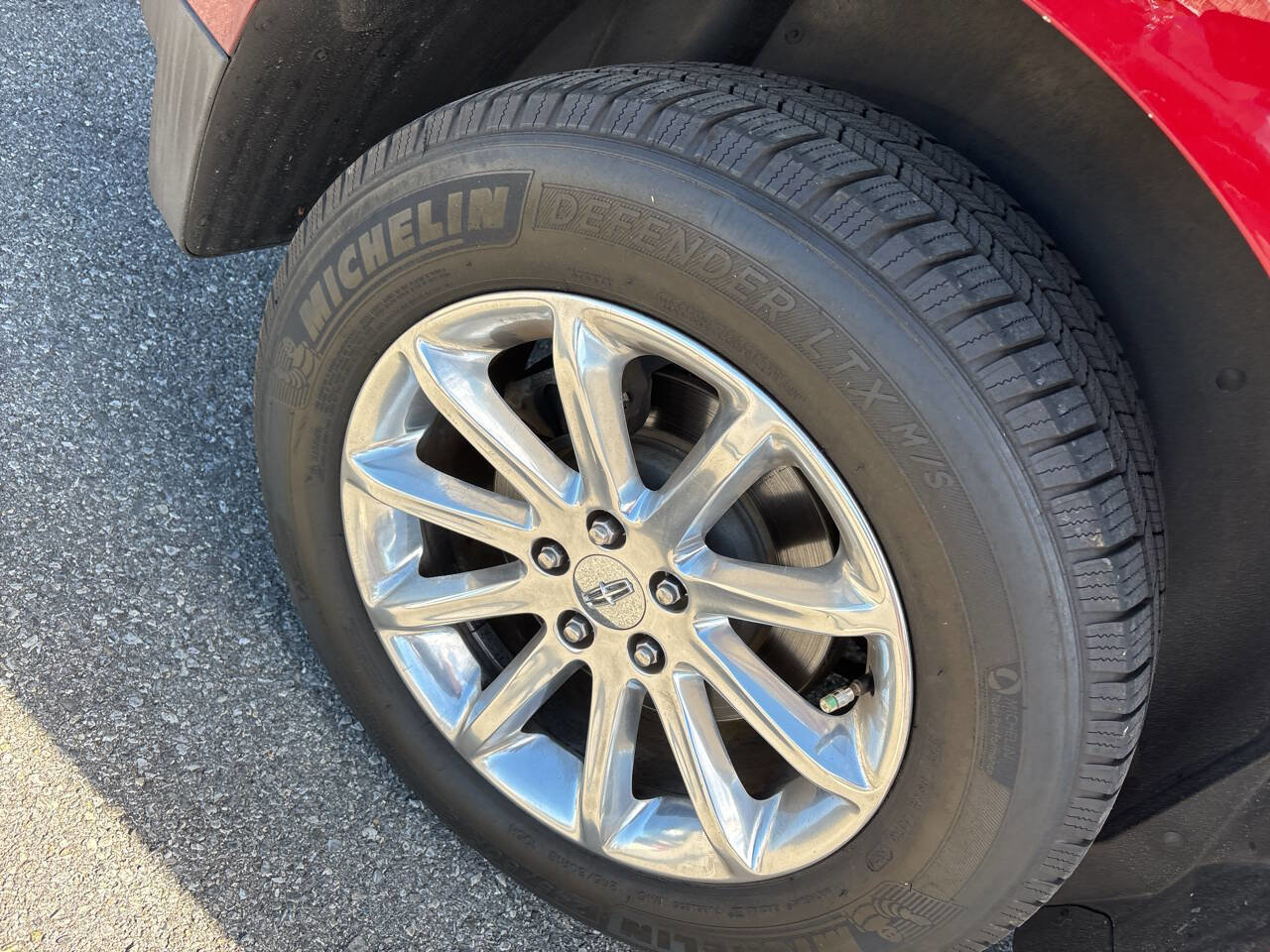 Used 2014 Lincoln MKX AWD w/ Equipment Group 102A image 6