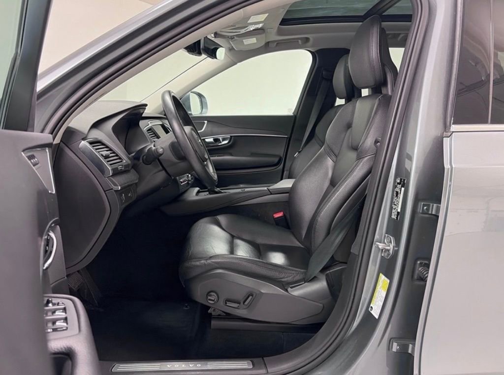 Used 2020 Volvo XC90 T6 Momentum w/ Protection Package AWD/4WD image 13