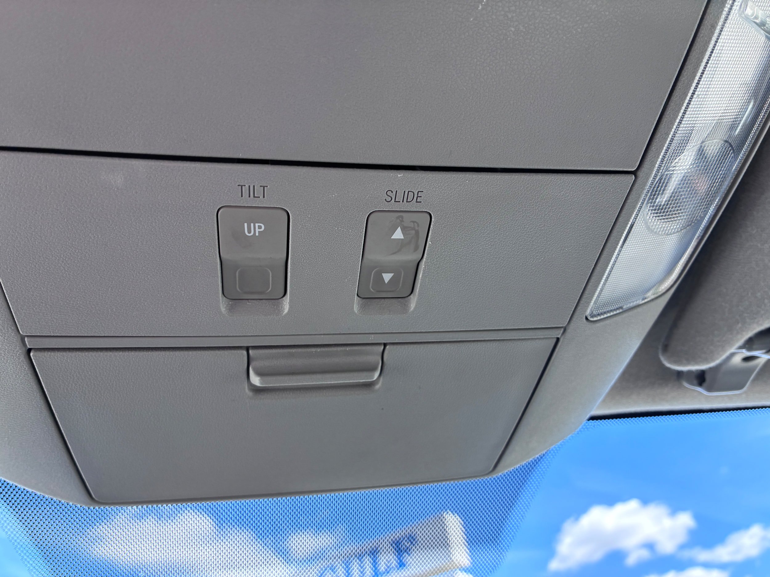 Used 2015 Toyota Sequoia SR5 AWD/4WD image 20