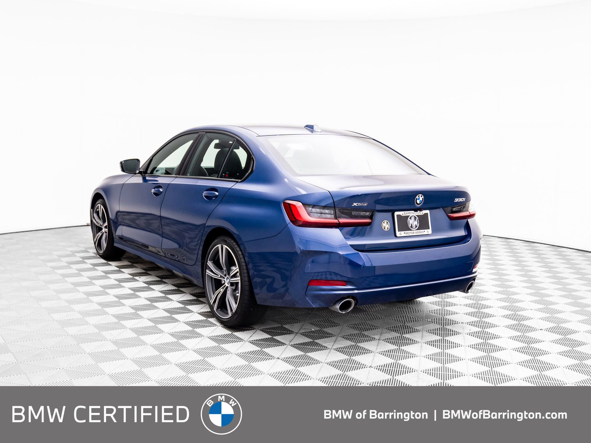 Certified 2023 BMW 330i xDrive Sedan image 3