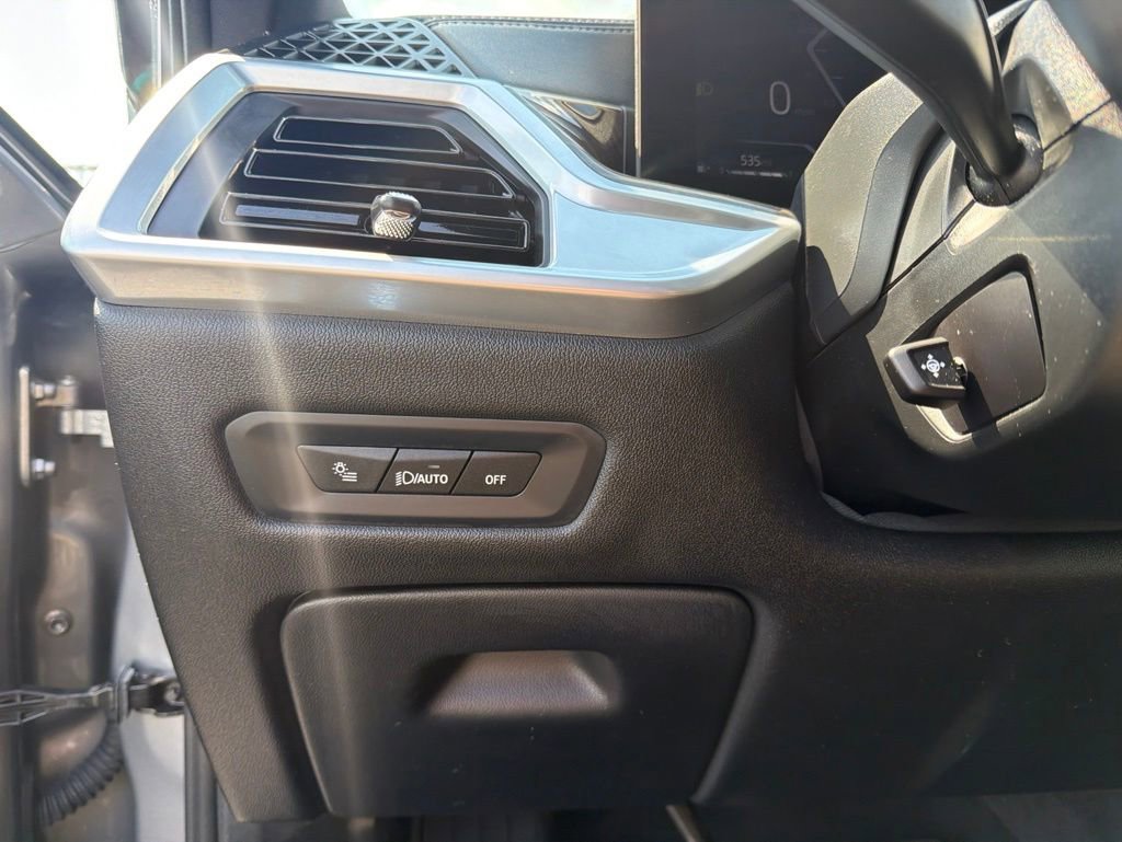 Used 2024 BMW X6 xDrive40i AWD/4WD image 28