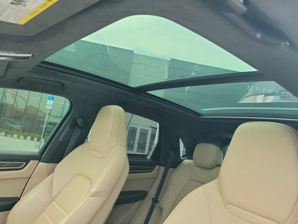 Used 2019 Porsche Cayenne Turbo AWD/4WD image 29