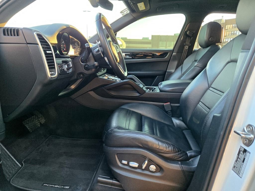 Certified 2020 Porsche Cayenne image 20