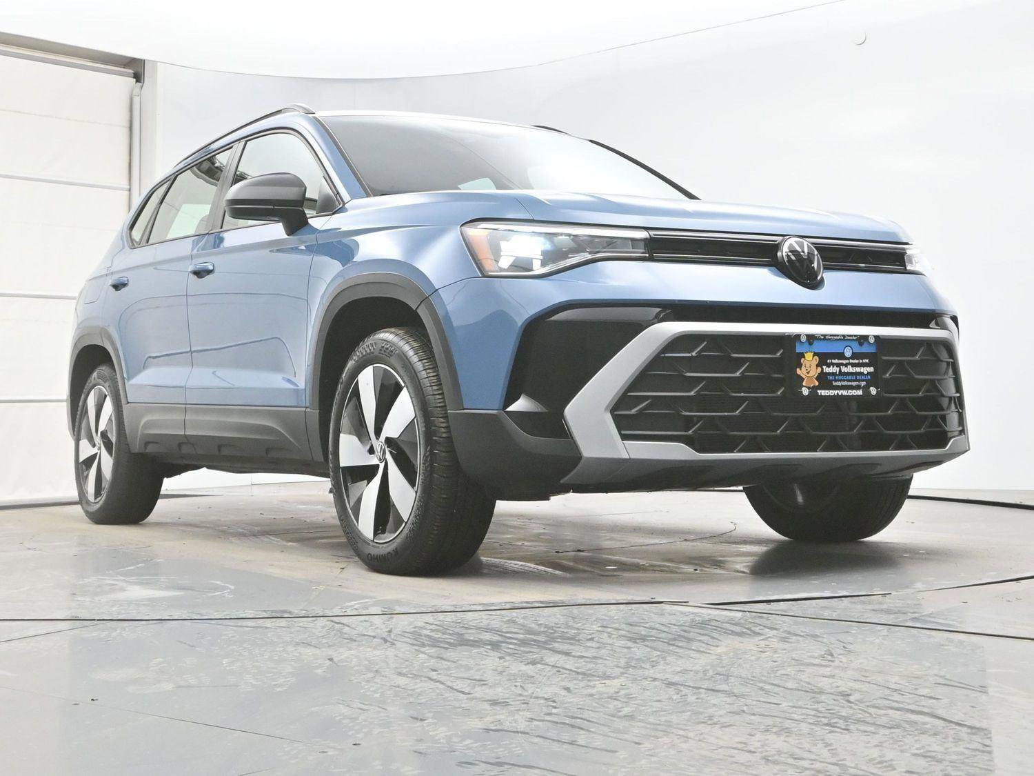 Certified 2025 Volkswagen Taos S AWD/4WD image 31