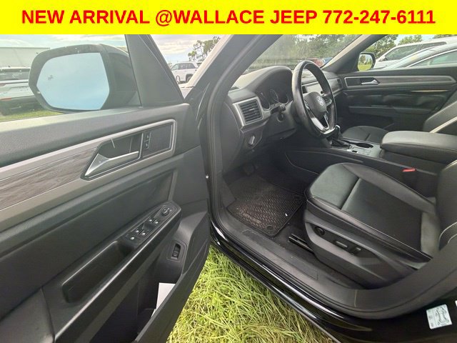 Used 2020 Volkswagen Atlas Cross Sport SE w/ Panoramic Sunroof Package FWD image 8