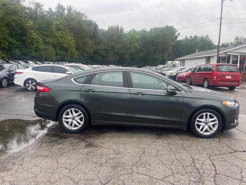 Used 2015 Ford Fusion SE w/ Equipment Group 202A FWD image 4