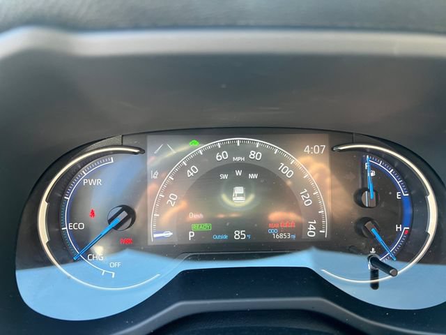 Used 2025 Toyota RAV4 XLE AWD/4WD image 14